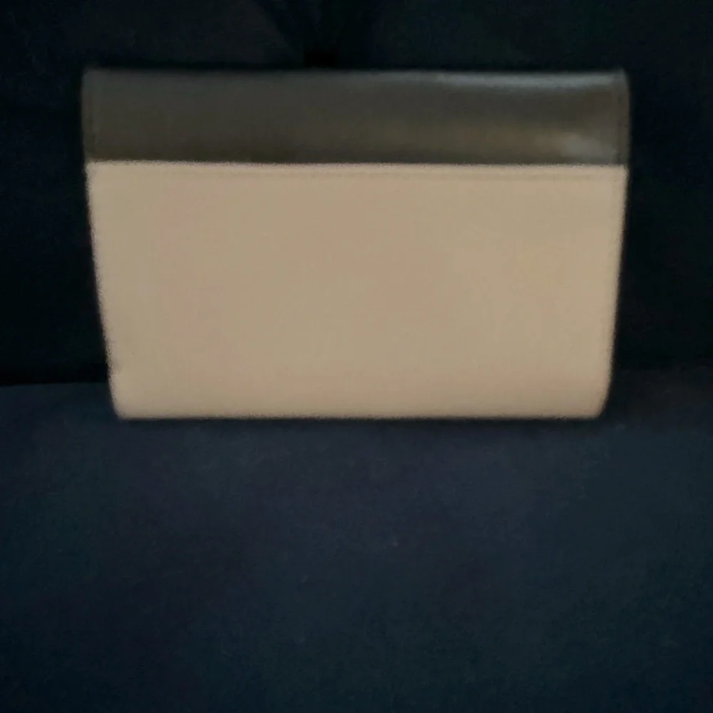 Kate Spade wallet. Like new only used once. - Picture 2 of 6